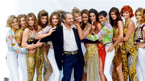 foto modelle con gianni versace contro aids|FX's Versace fails to honor the legacy of AIDS .